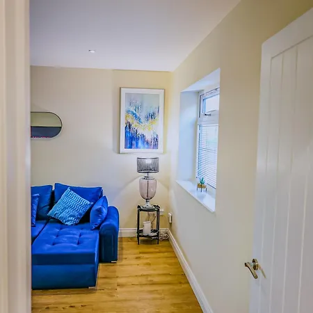 Deja Blue By Altoluxoexperience Short Lets & Serviced Accommodation With Free Parking Bristol Exterior photo
