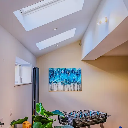 Deja Blue By Altoluxoexperience Short Lets & Serviced Accommodation With Free Parking Bristol Exterior photo