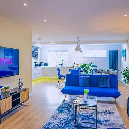 Deja Blue By Altoluxoexperience Short Lets & Serviced Accommodation With Free Parking Bristol Exterior photo
