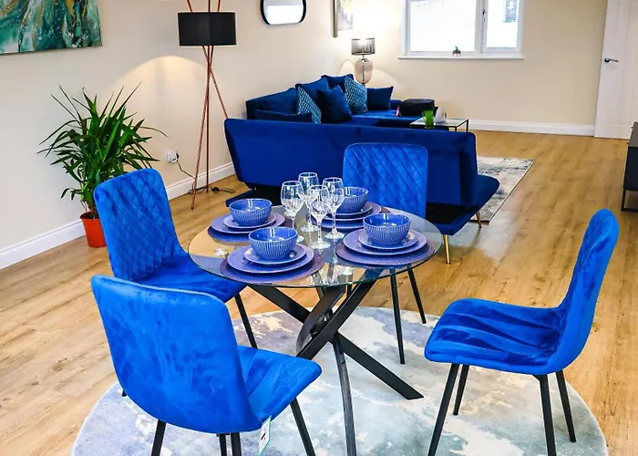 Deja Blue By Altoluxoexperience Short Lets & Serviced Accommodation With Free Parking