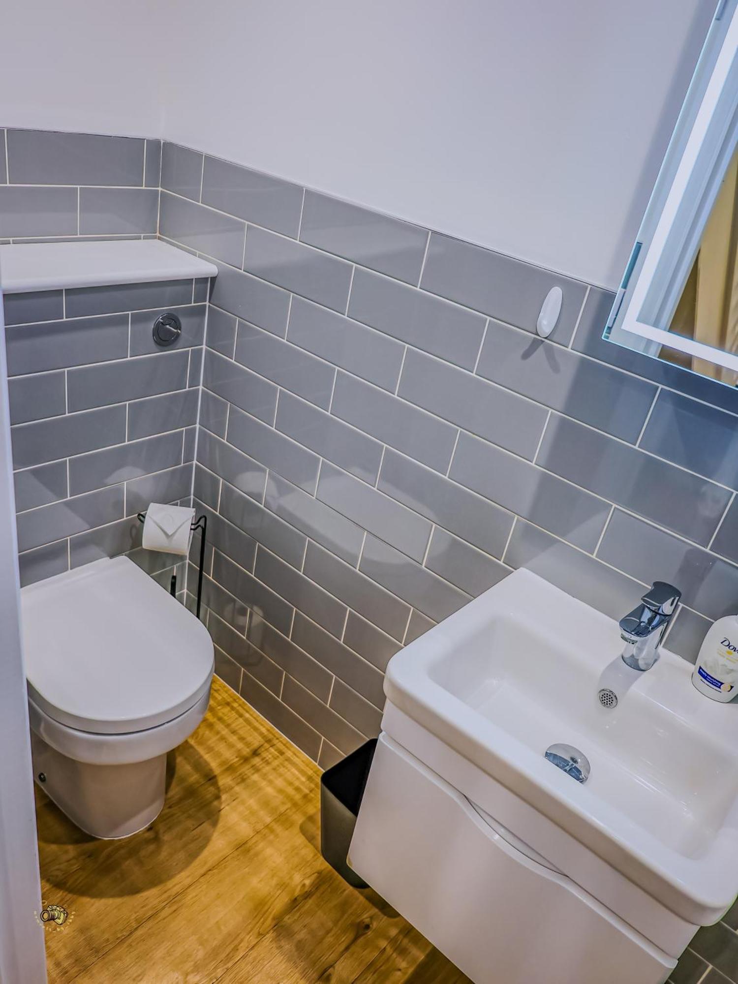 Holiday home Deja Blue By Altoluxoexperience Short Lets & Serviced With Free Parking *